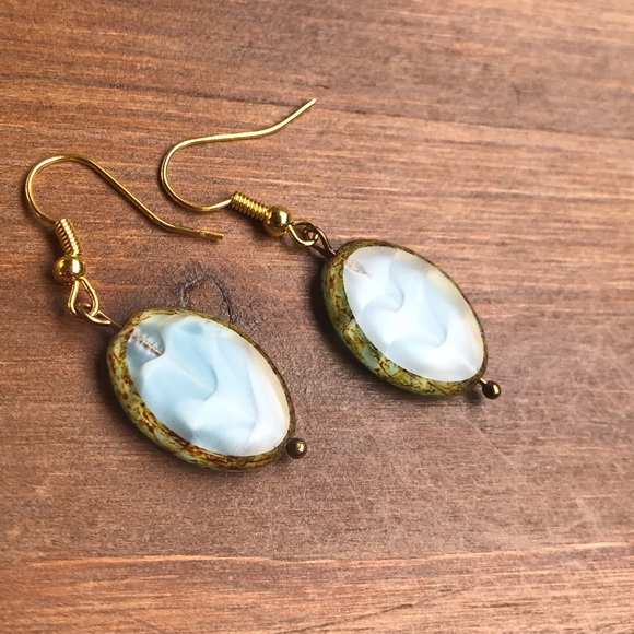 Turquoise waves handmade earrings - Picture 5 of 5